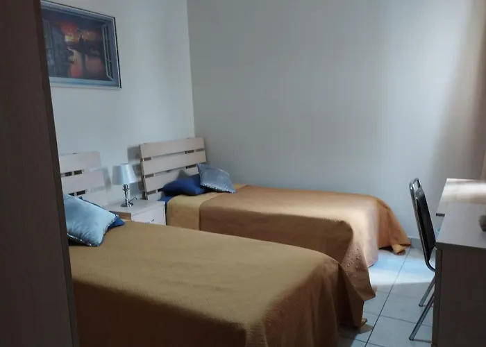 Perfect Tourist In Bugibba Square! * San Pawl il-Baħar