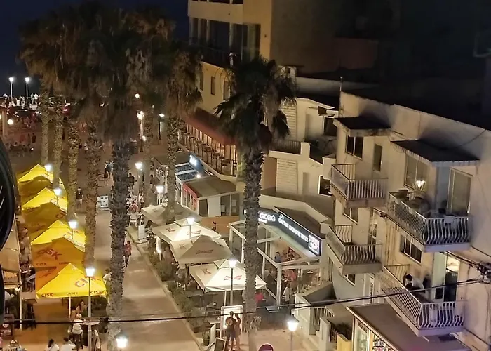 Апартаменты Perfect Tourist In Bugibba Square!