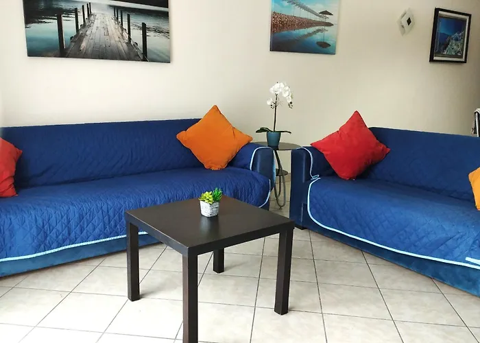 Perfect Tourist In Bugibba Square! *