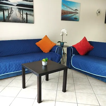 Perfect Tourist In Bugibba Square! *