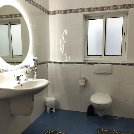 Perfect Tourist In Bugibba Square! 세인트폴스베이