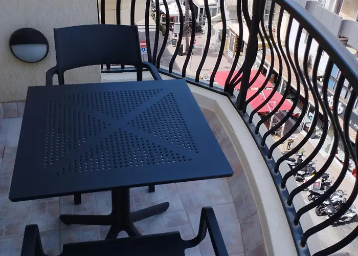 Perfect Tourist In Bugibba Square! St. Paul's Bay